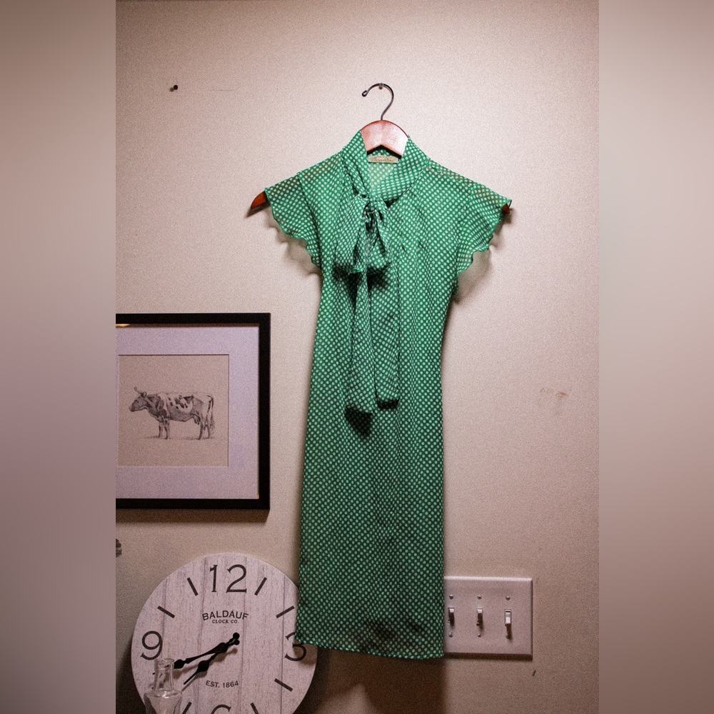 green polka dot dress!